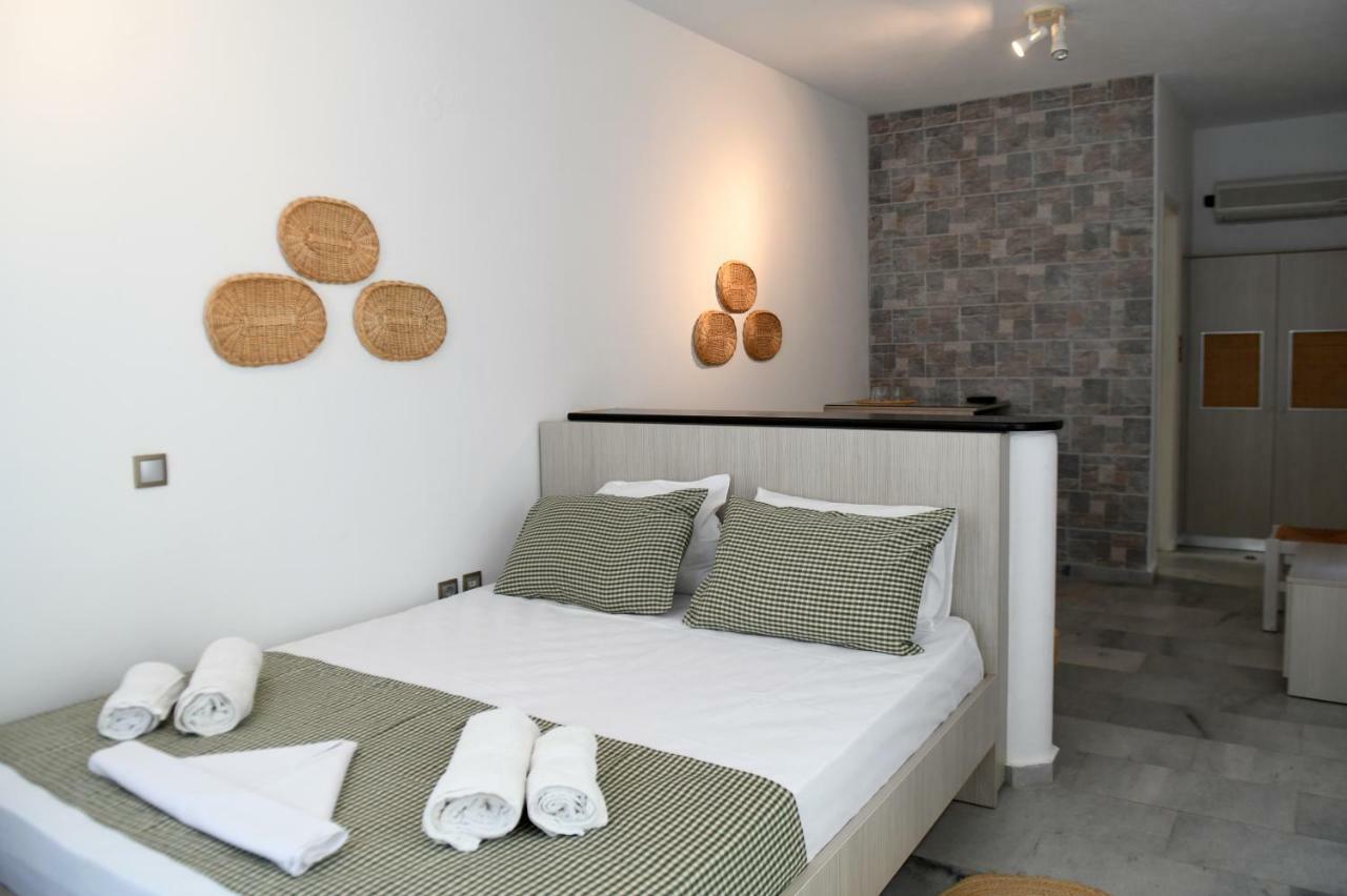 Dryades Family Hotel Drios Eksteriør bilde