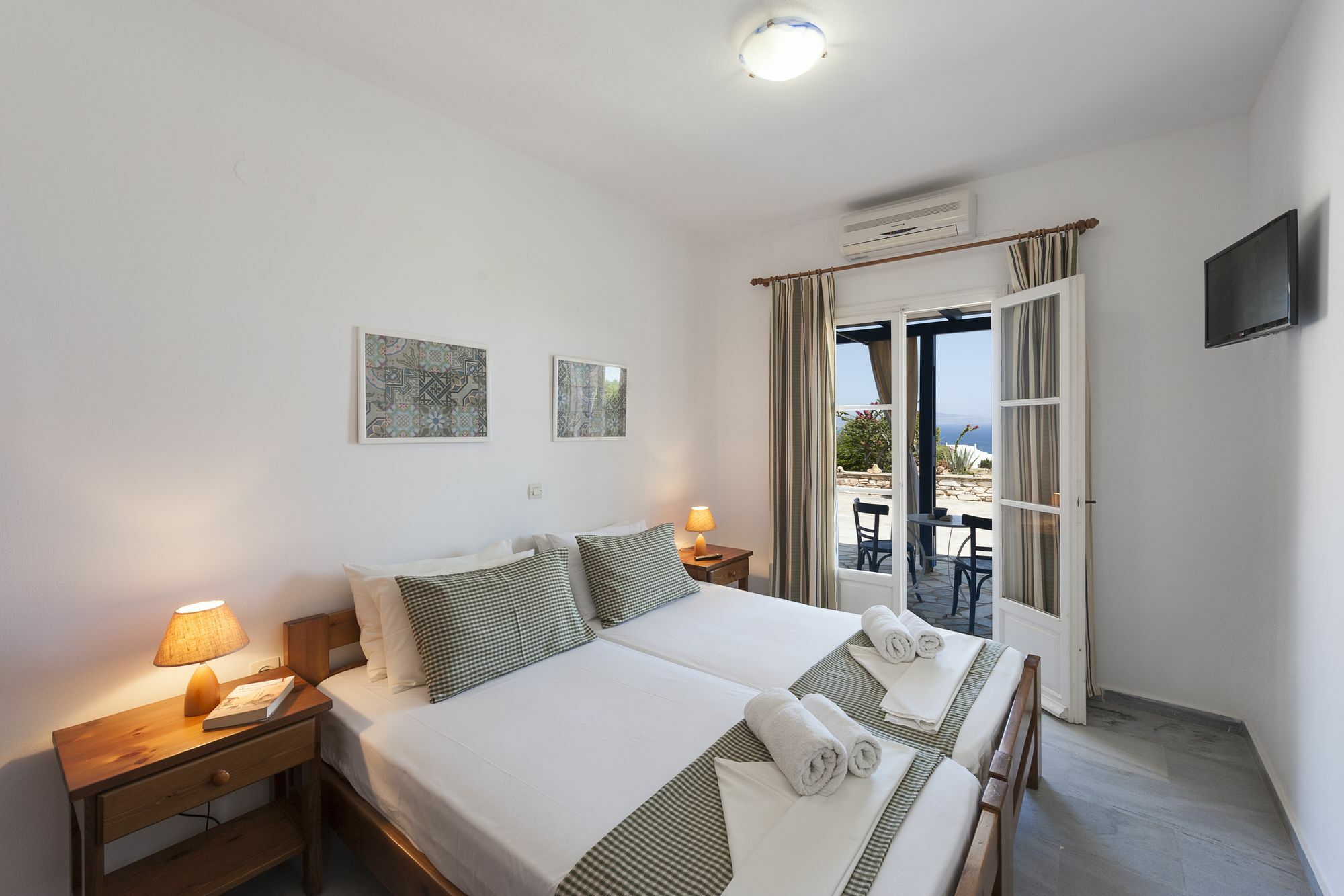 Dryades Family Hotel Drios Eksteriør bilde